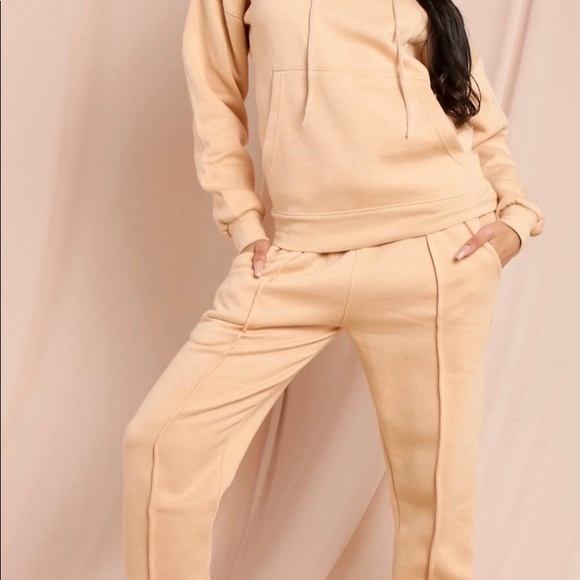 NWT Hoodie & Pintuck Jogger Lounge Set - Picture 2 of 9